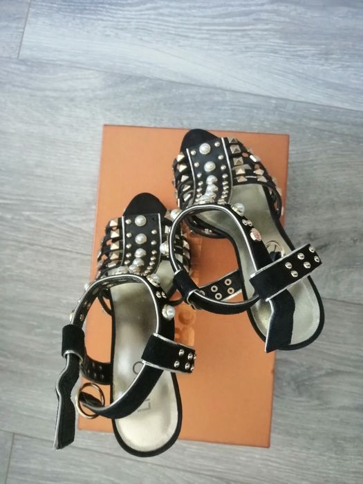 Оригинални обувки