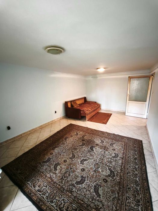Продавам масивна къща в гр. Перник кв. Байкушева махала