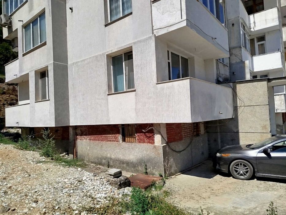 Продавам апартамент на първи етаж