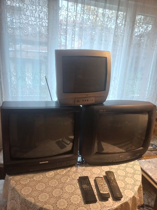 Стари телевизори работещи