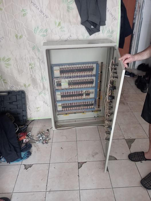 Электрический шкаф (щит)