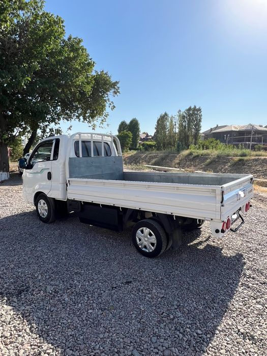 Kia bongo electr sotiladi