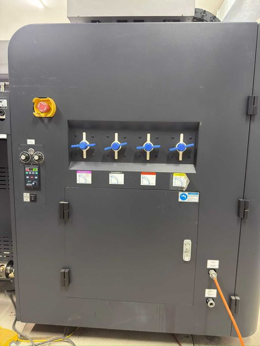 Широкоформатный гибридный УФ принтер Flora XTRA2000HUV