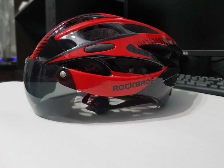 Велосипедный шлем ROCKBROS с линзами