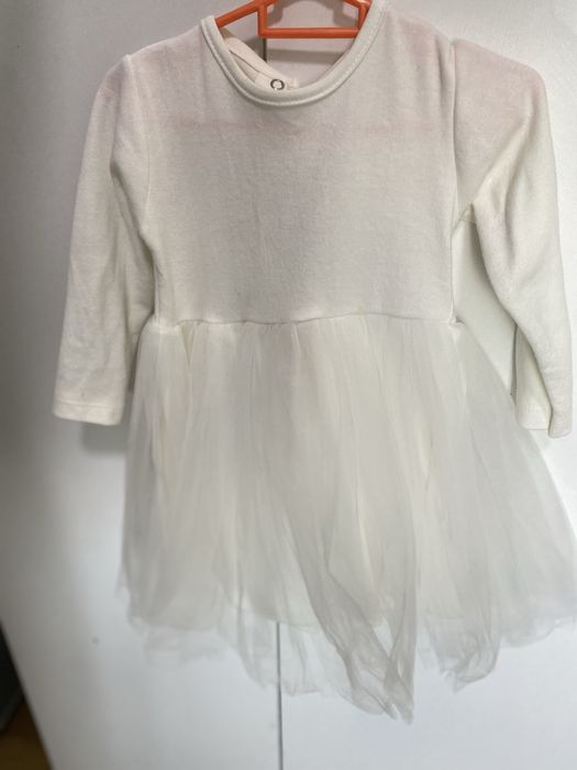 Продам детское платье пости новое