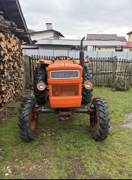Tractor u445.
