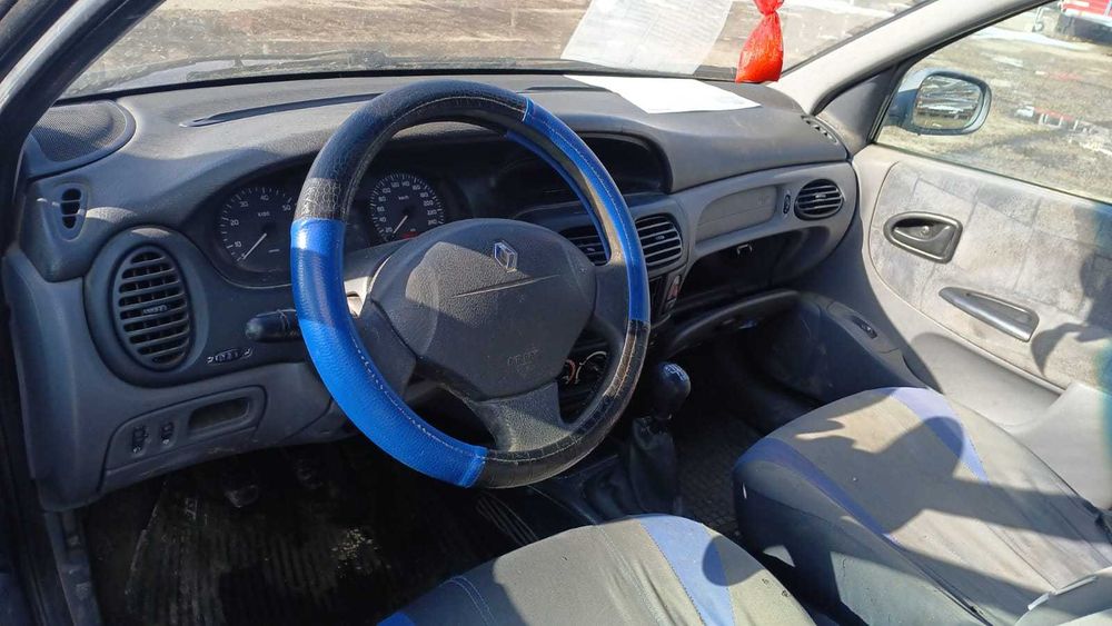 Dezmembrez Renault Megane 1 - 1.6 Benzina DIN 2001 - K4M-A7