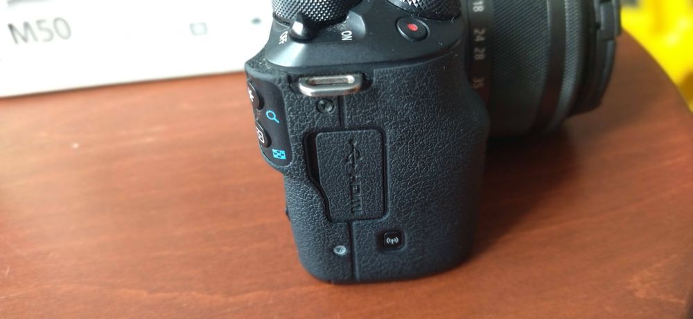 Canon EOS M50 kit в отличном состоянии
