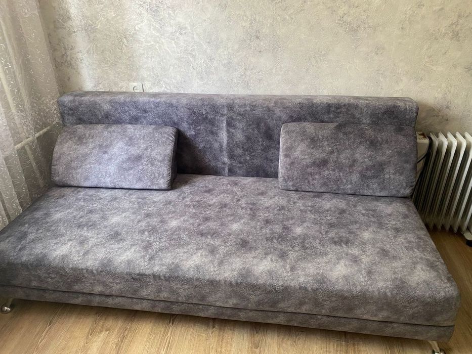 Продаю диван срочно б/у