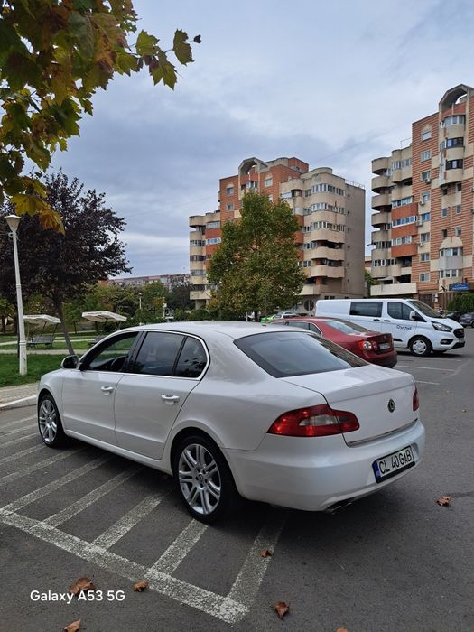 SKODA Superb 2012 — imagine 4