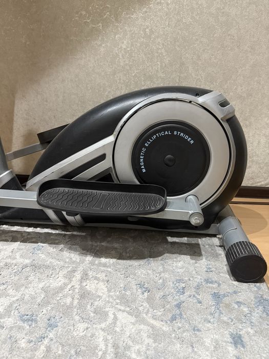 Продам эллиптический тренажер