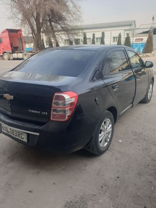 Kraskasi toza 4 ta baloni yengi