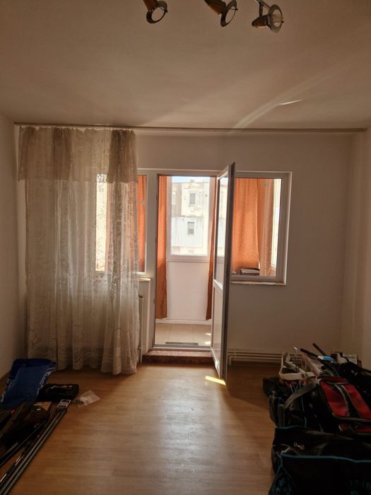 Vand apartament 2 camere