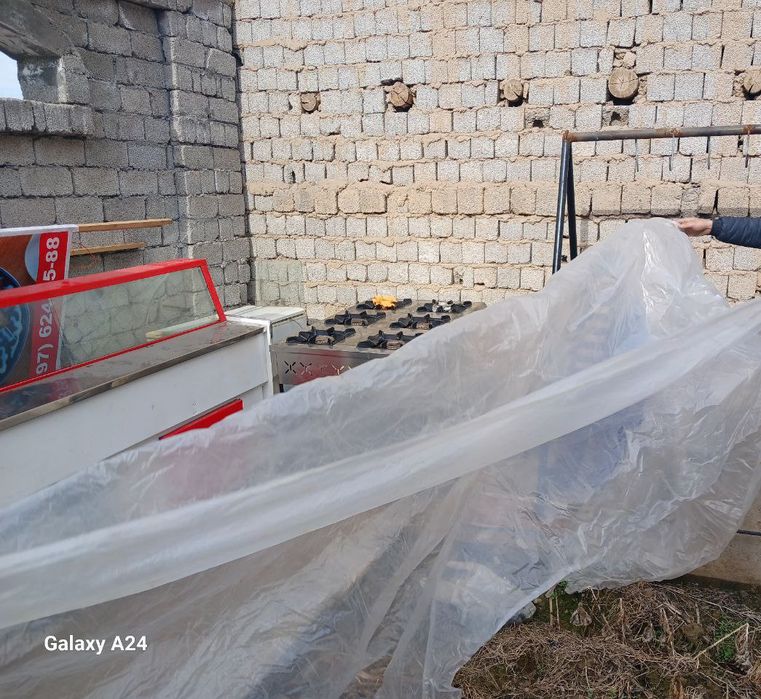 Морозильник, холодильник, кафе учун газ плиталар сотилади