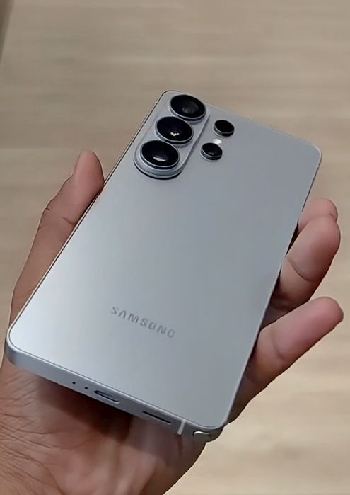 Samsung Galaxy S26 Ultra (512GB) - цвят Silver Shadow (сребърен), фабрично запечатан