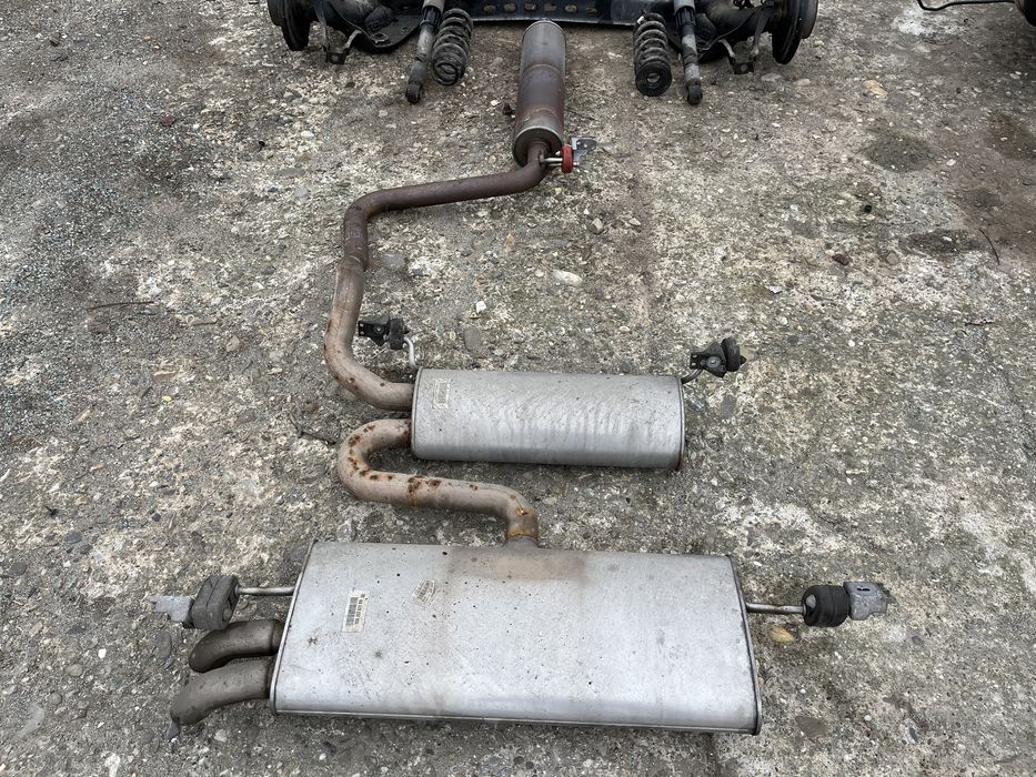 Punte spate / Amortizoare / Armatura / Toba Audi Q2