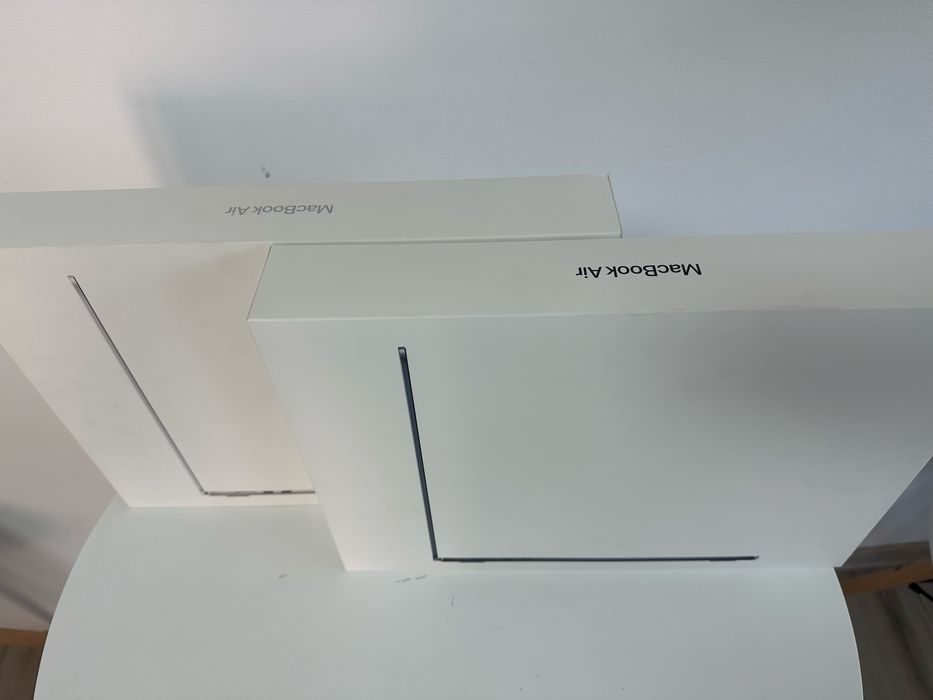 Macbook Air M5 ecran 15’ Ram 24GB 1TB memorie sigilate black si silver