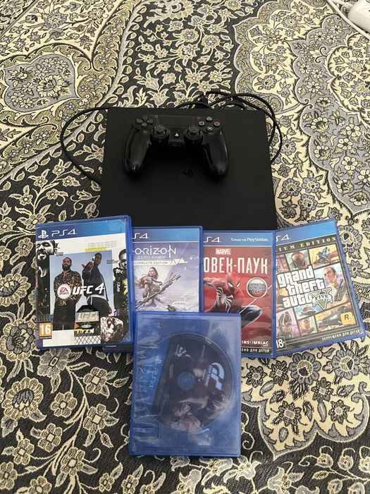 PlayStation 4    2джостик    5 игры