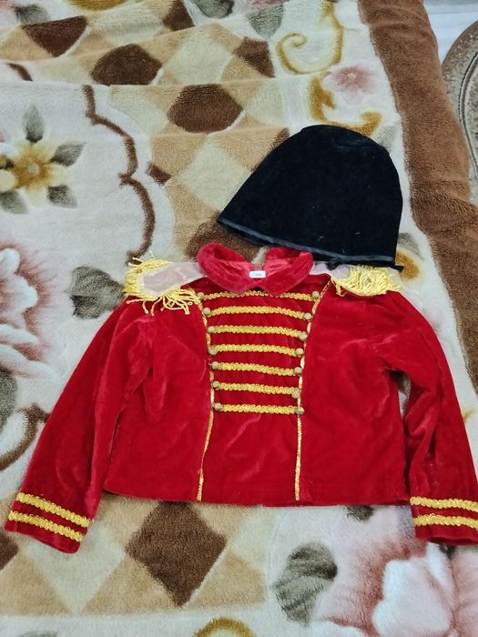 Продам новогодние костюмы