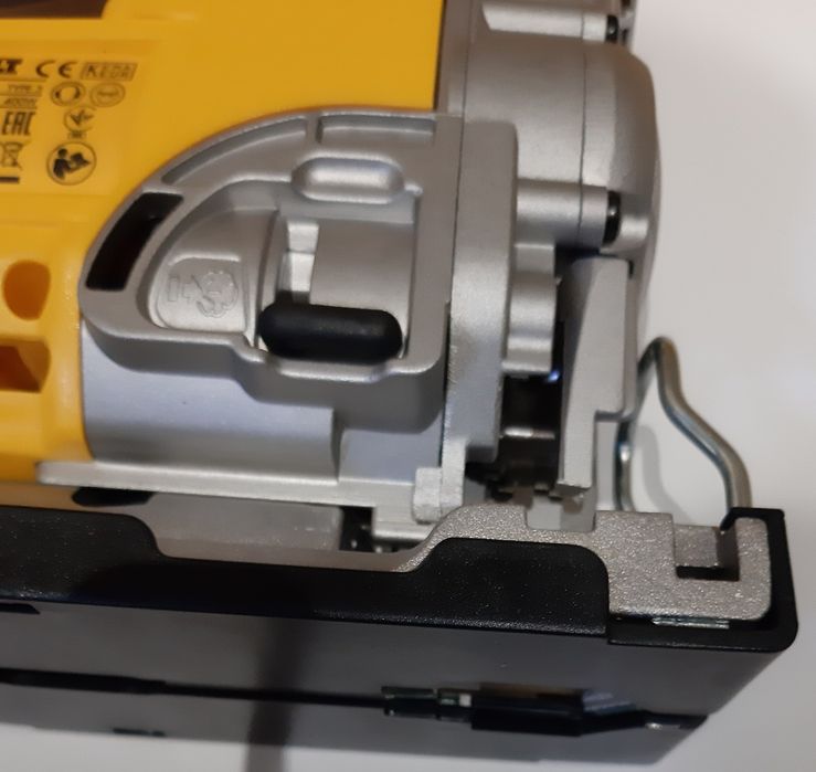 DeWALT DCS331N Прободен трион, Зеге