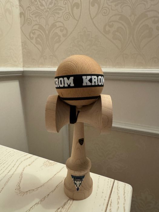 Kendama strogo cu ken lambo maple netty sau albastru noua