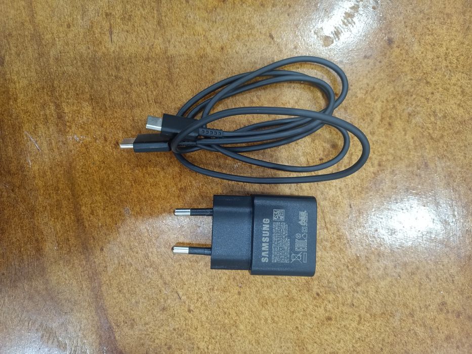 Продам самсунг S 25 2025 года