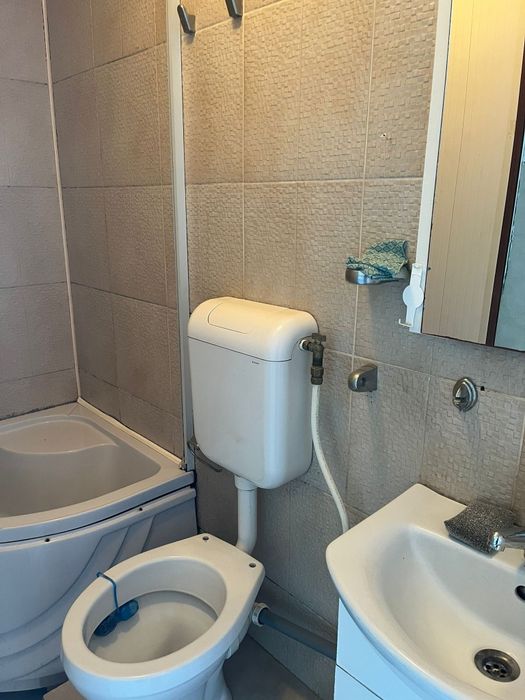 Cameră cămin transformată în APARTAMENT 3 CAMERE – Centrală proprie, B