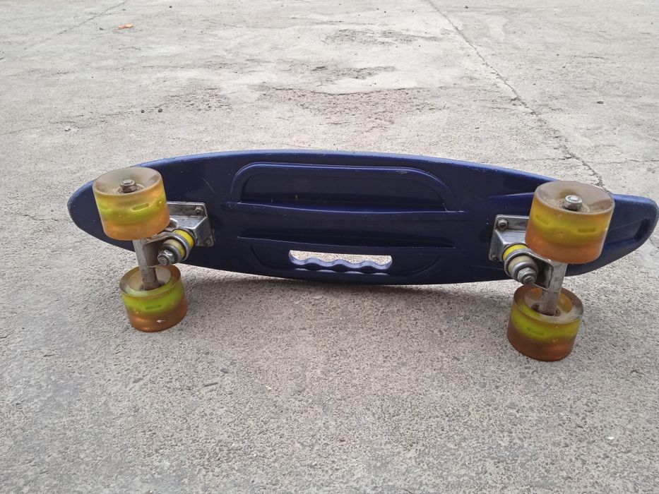 Скейт б/у. В хорошем состоянии