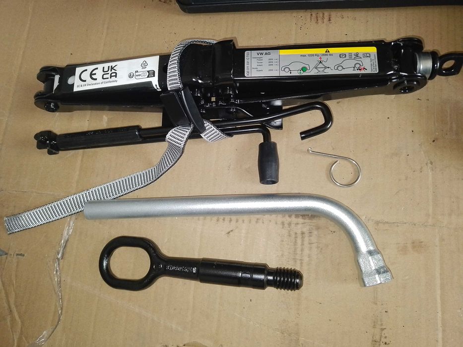 Фолксваген Пасат Туран Артеон Шкода крик аварийно обурудване