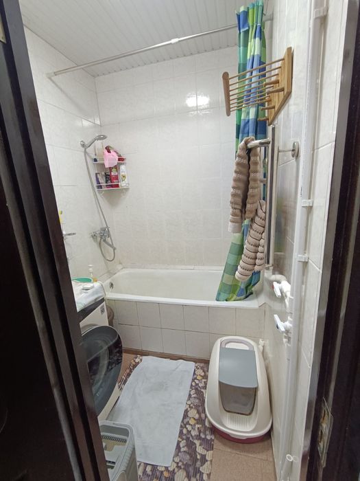 Продается двух комнатная квартира рядом со станцией метро яшнобад