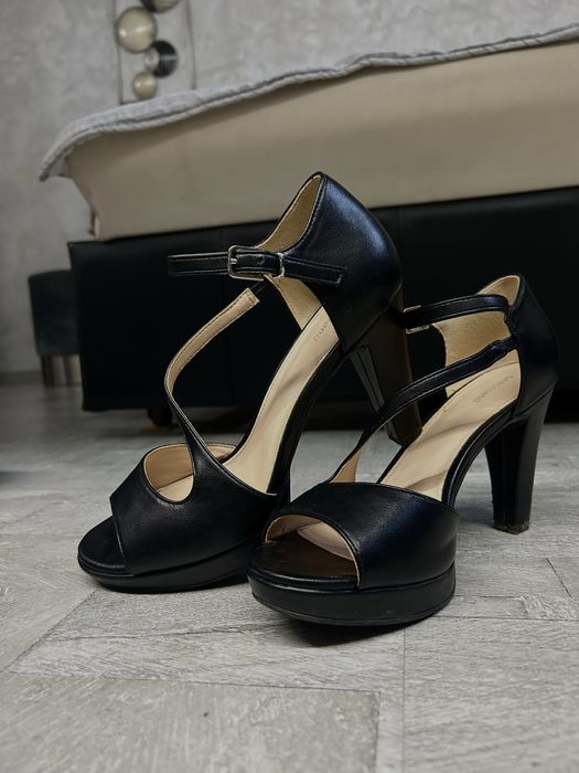 Елеганти черни токчета