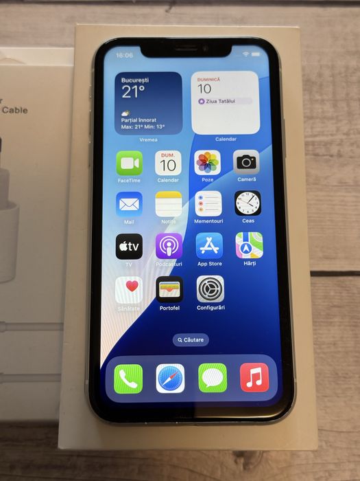 iPhone XR white - 88% santatea bateriei originale, impecabil
