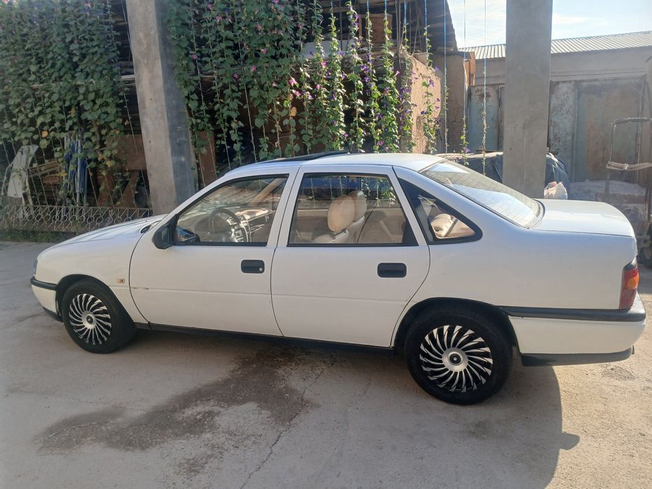 Opel vektra sotiladi