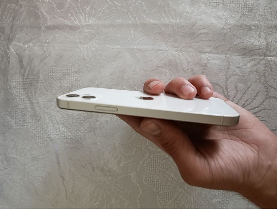 СРОЧНО ПРОДАЕТСЯ iphone 12 белый