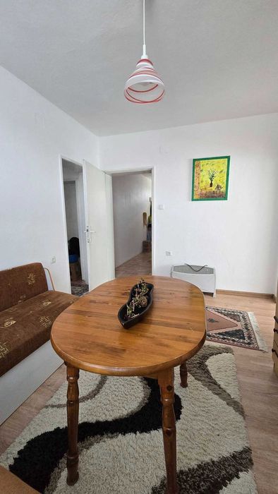 Дава се под наем Етаж от къща в Търговище, Център - 94 кв.м за 54860.7 € - Снимка #6