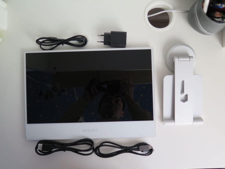 MISURA 16" преносим сензорен LCD монитор