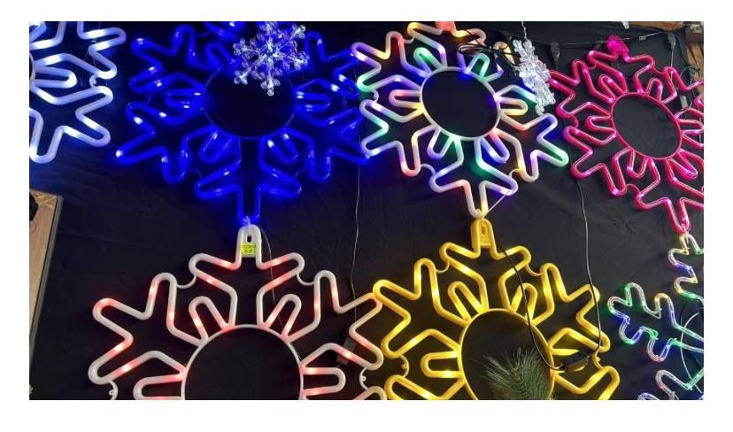 Неон снеговик