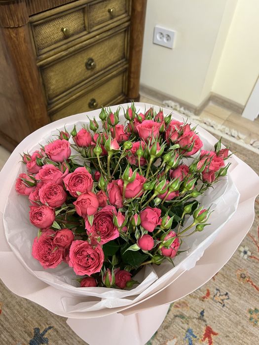 Продам цветы спрей розы