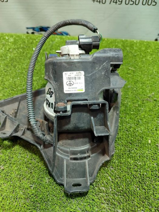 PROIECTOR CEATA FATA DREAPTA + PLASTIC TOYOTA AURIS HYBRID 2013 1.6 BENZINA COD OEM 90008490 / HATCHBACK 2012-2018