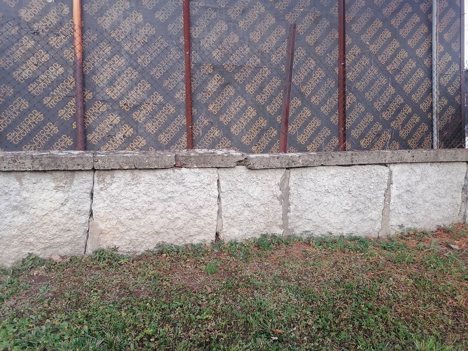 Дялан камък на плочи