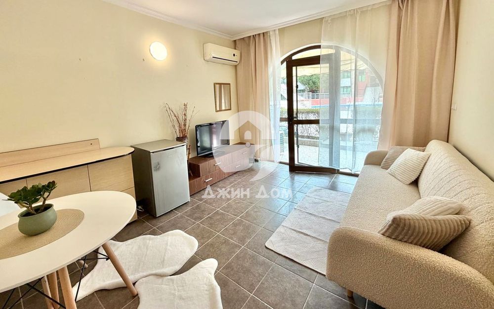 Продава се Четиристаен апартамент в Свети Влас - 121 кв.м за 531 €/кв.м - Снимка #1