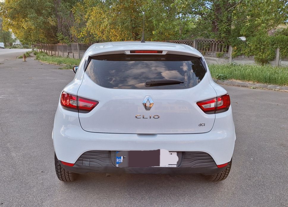 Renault Clio 1.5 dci cu doar 80000km