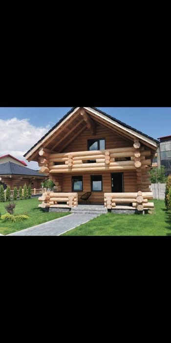 case din lemn rotund