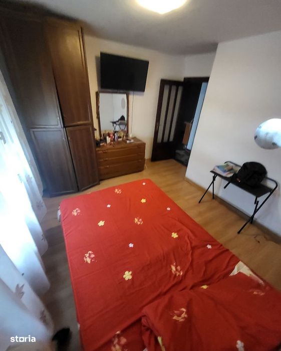 Apartament 3 camere decomandat, strada Mioriței