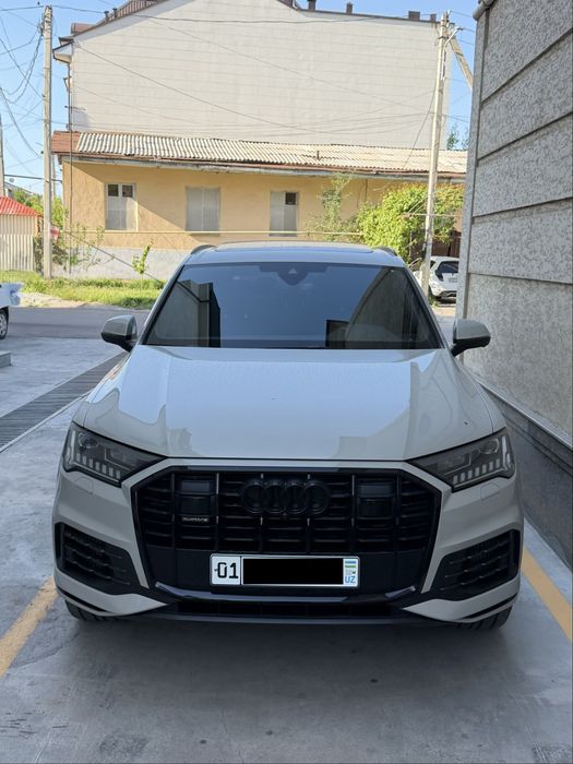 Audi Q7 quattro 2023-yil