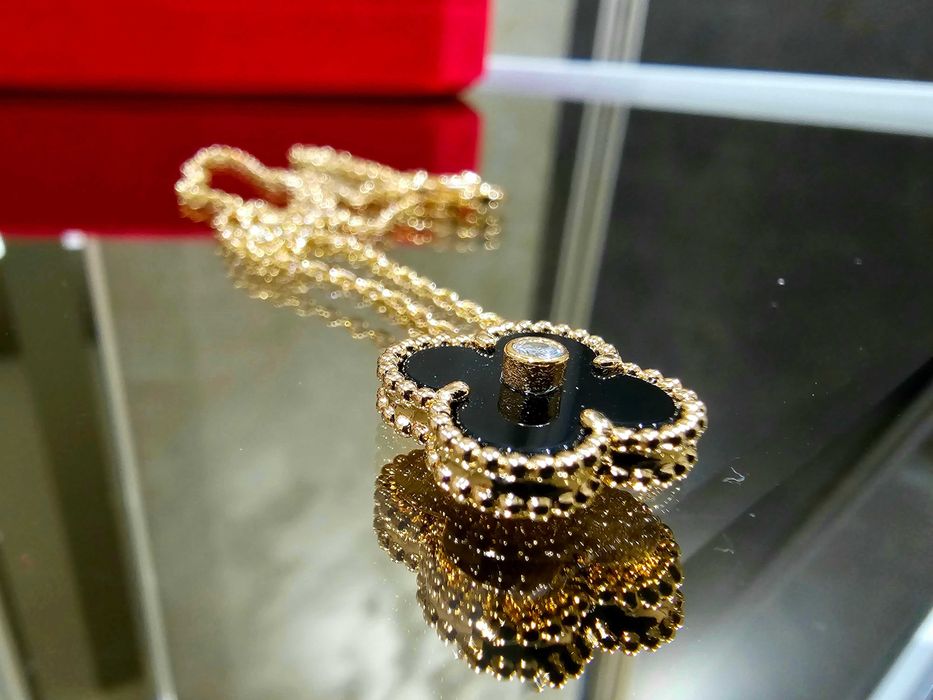 Van Cleef & Arpels VCA Rose Black Diamond Alhambra Clover Дамско Колие
