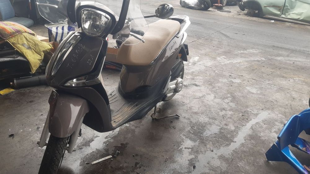 Пиаджо Бевърли,Х8,Х9,Х10,Мп3,Liberty,( Piaggio Bevery,X8,X9,X10,Mp3)-125;200;500 на части
