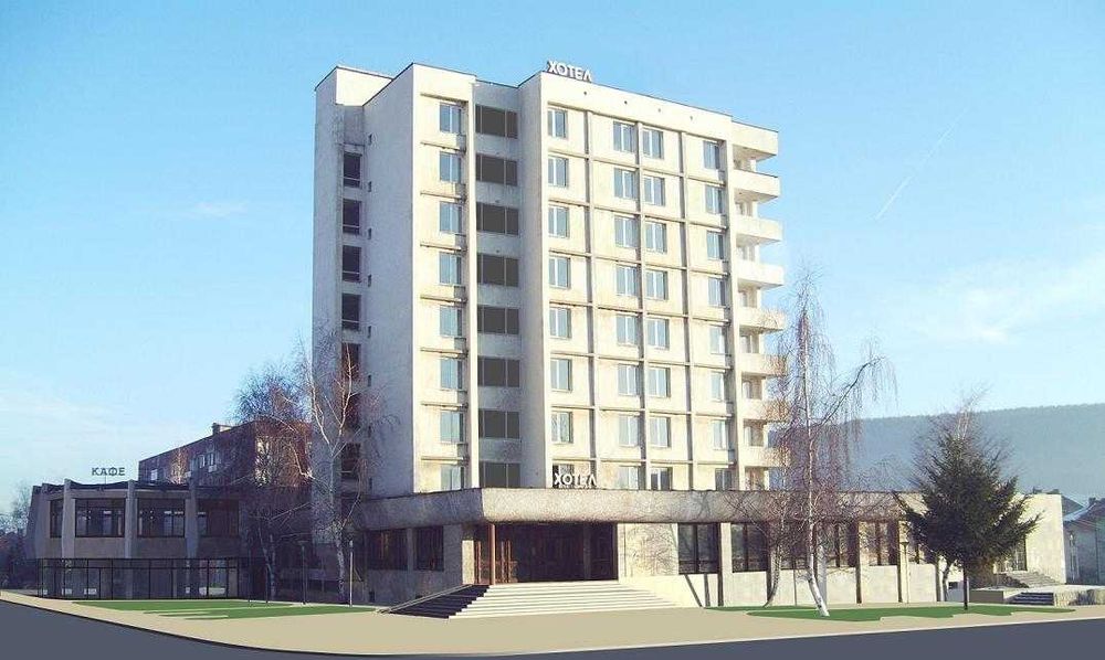 Хотелски комплекс 5100м2 на 20мин от София
