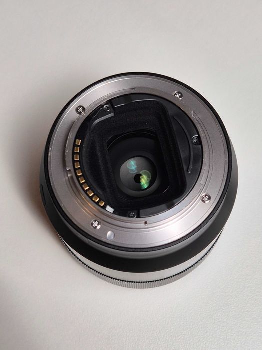 Sony FE 50mm f/2.8 Macro