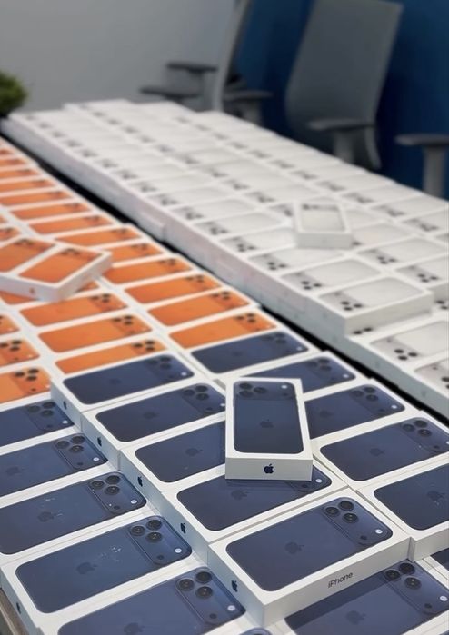 Apple iPhone 17 Pro 256GB - Cosmic Orange , Silver , Deep Blue